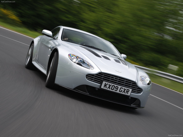 aston martin v12 vantage pic #64326