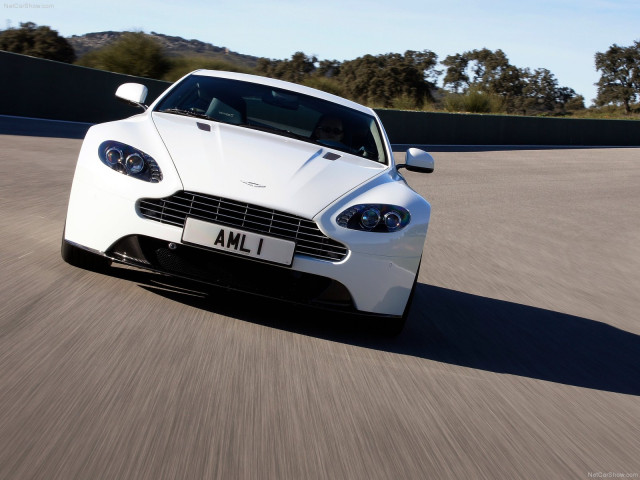 aston martin v8 vantage s pic #79039