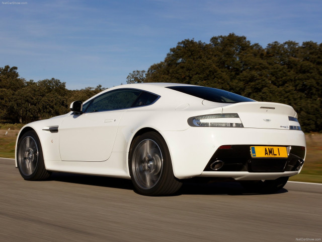 aston martin v8 vantage s pic #79040