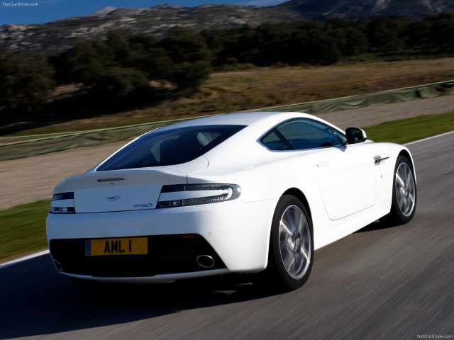 aston martin v8 vantage s pic #79041