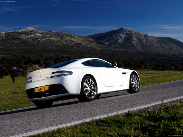 aston martin v8 vantage s pic #79044