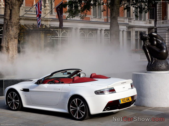 aston martin v12 vantage roadster pic #93519