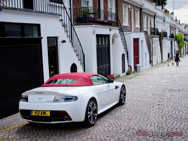 aston martin v12 vantage roadster pic #93523