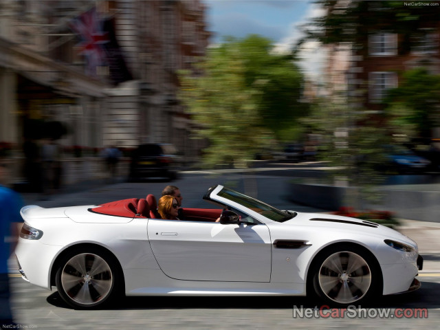 aston martin v12 vantage roadster pic #93527