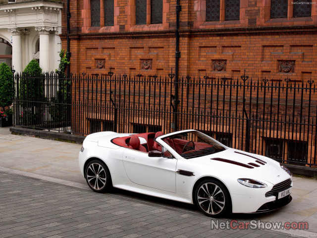 aston martin v12 vantage roadster pic #93531