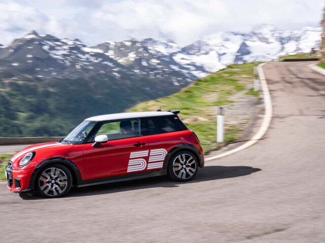 Mini Cooper IV (F66) photo 209767