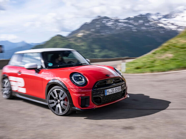 Mini Cooper IV (F66) photo 209768