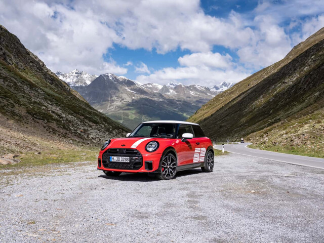 Mini Cooper IV (F66) photo 209769