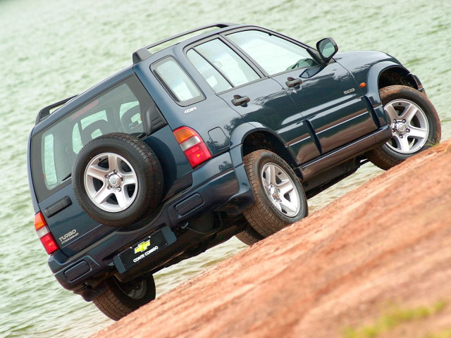 chevrolet tracker pic #7630