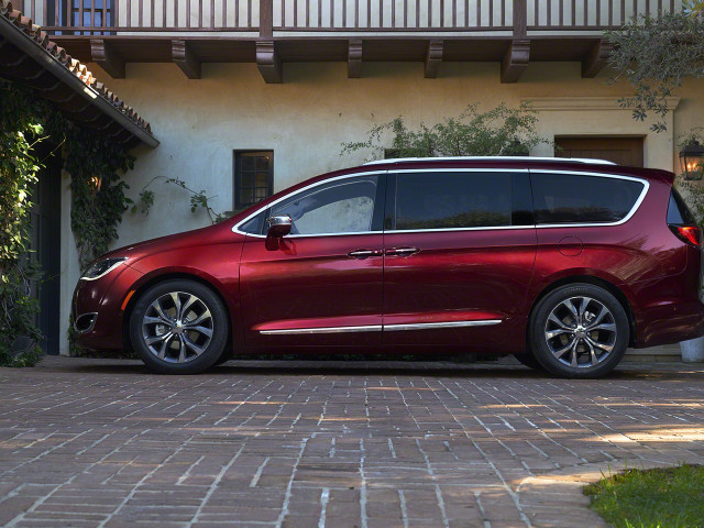 chrysler town and country pic #159733