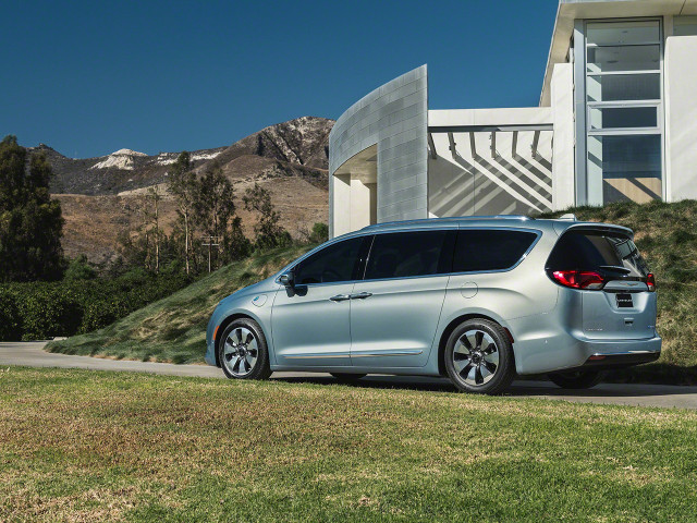 chrysler town and country pic #159740