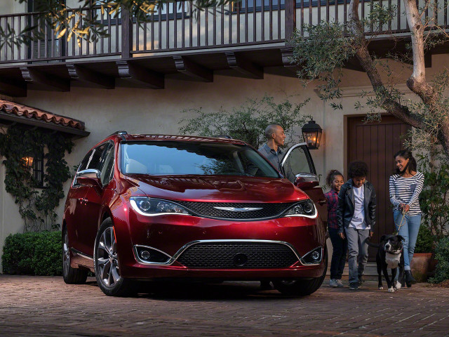 chrysler town and country pic #159769