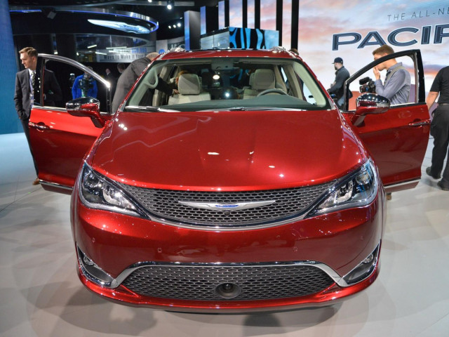 chrysler town and country pic #159770