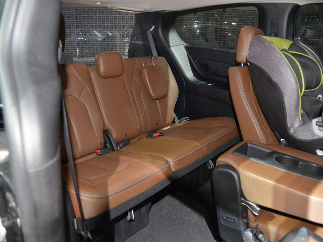 chrysler town and country pic #159775