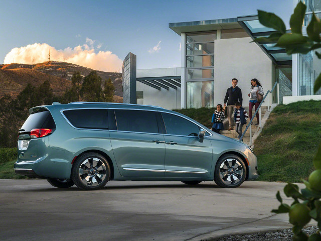 chrysler town and country pic #159781