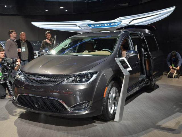 chrysler town and country pic #159784