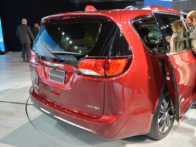 chrysler town and country pic #159787