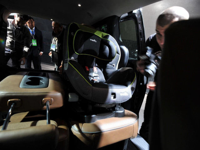 chrysler town and country pic #159788