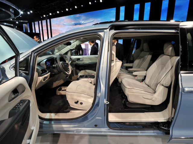 chrysler town and country pic #159793