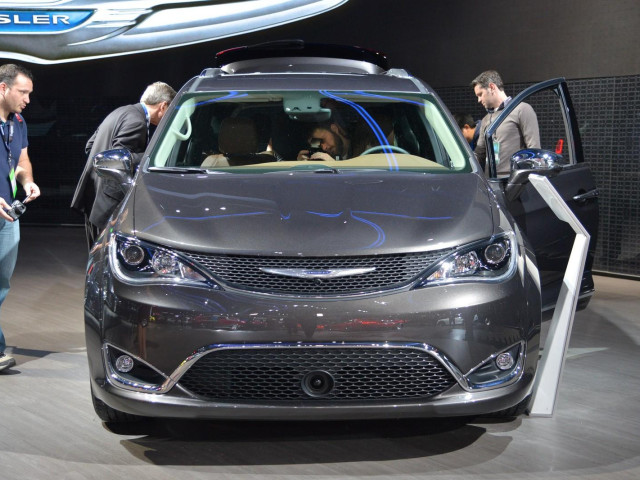 chrysler town and country pic #159794