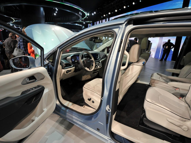 chrysler town and country pic #159795