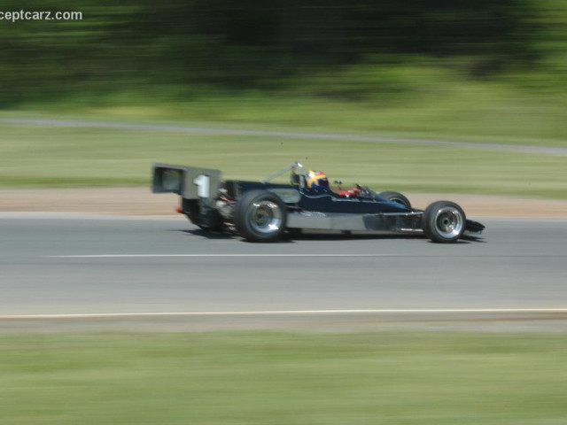 lola t240 pic #23849