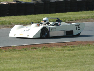 Lola T590