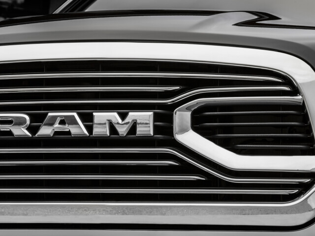 Dodge Ram 1500 IV (DS/DJ) photo 136858