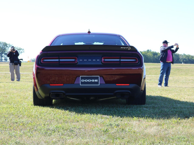 dodge challenger srt hellcat pic #178983