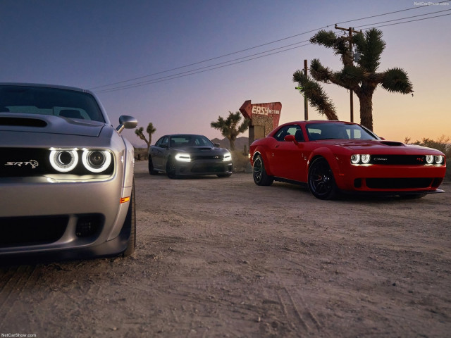 dodge challenger srt hellcat pic #189255