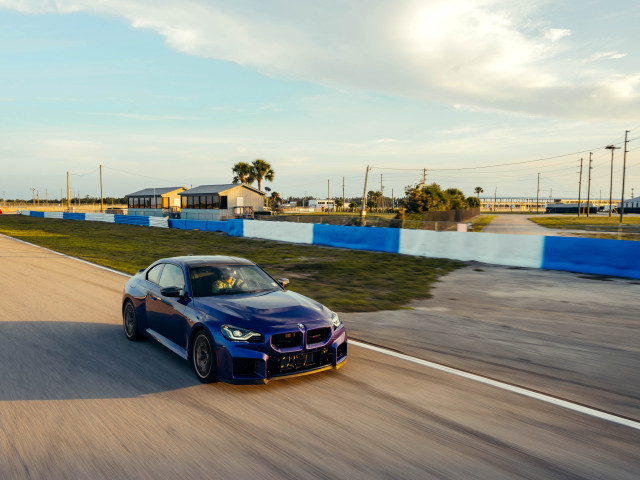 BMW M2 II (G87), coupe, blue, front three-quarter view — photo 208480
