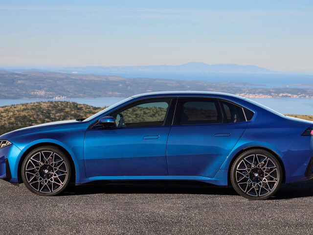 BMW 3-series VIII photo 210792
