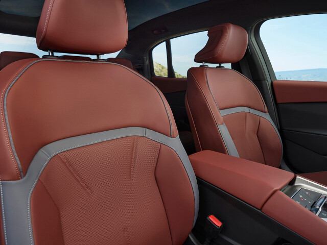 BMW 3-series VIII photo 210800
