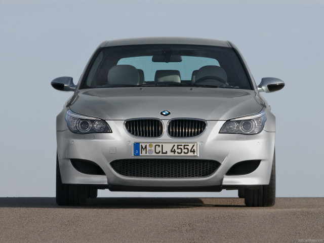 bmw m5 touring pic #40836