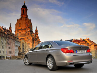 BMW 7-series V (F01/F02)
