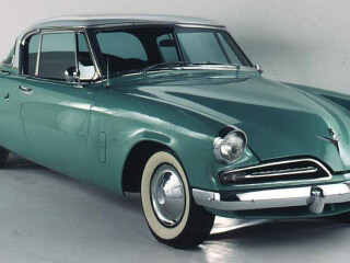 Studebaker Commander Starliner