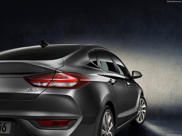 hyundai i30 fastback pic #188833