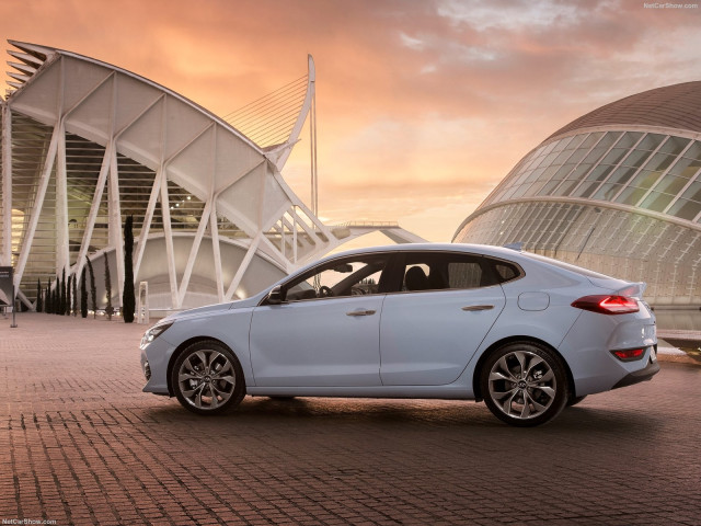 hyundai i30 fastback pic #188877