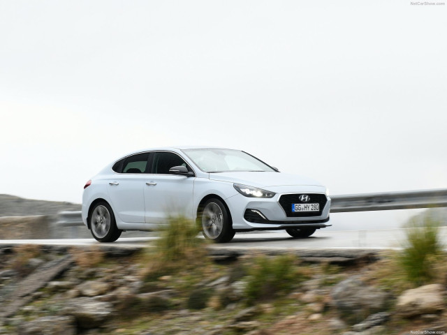 hyundai i30 fastback pic #188880