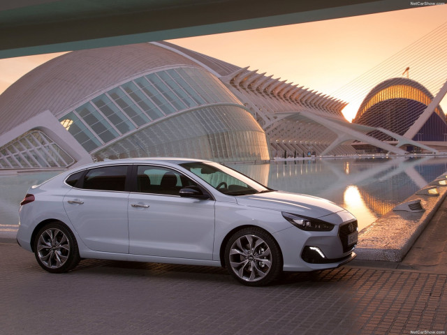 hyundai i30 fastback pic #188883