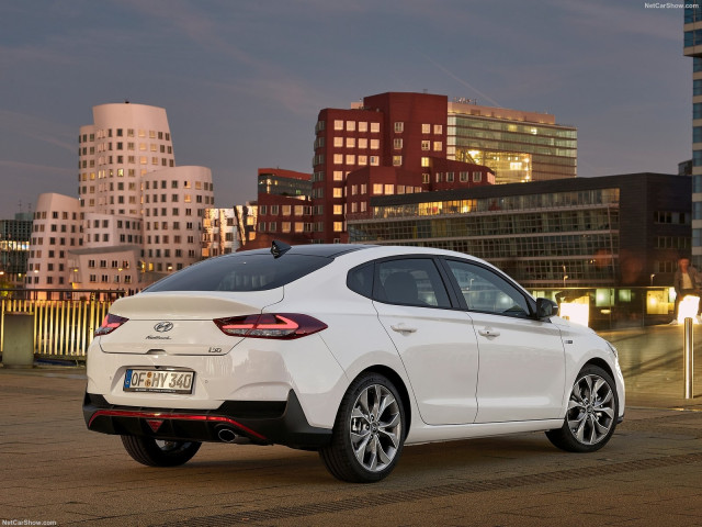 hyundai i30 fastback pic #191637