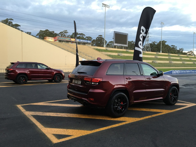 jeep grand cherokee srt pic #166180