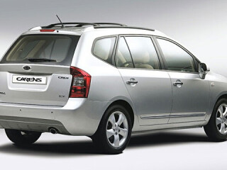 Kia Carens II (UN)