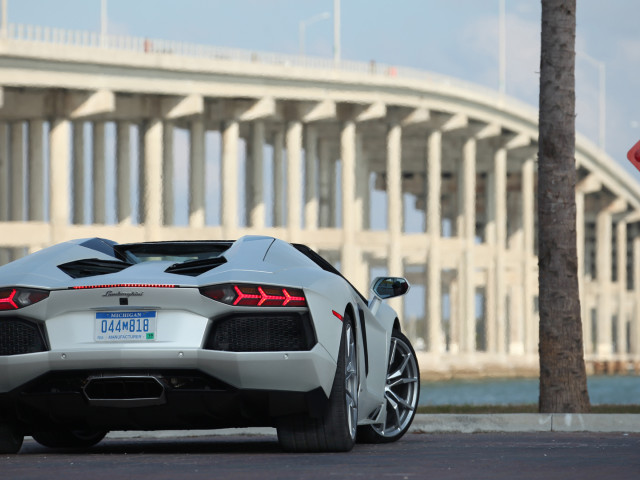 lamborghini aventador lp 700-4 roadster pic #109599