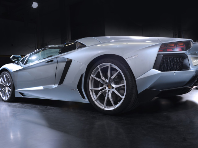 lamborghini aventador lp 700-4 roadster pic #109609