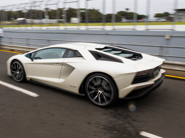 lamborghini aventador s pic #175818