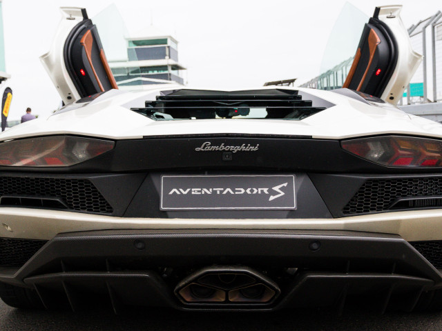 lamborghini aventador s pic #175820