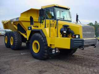 Komatsu HM400