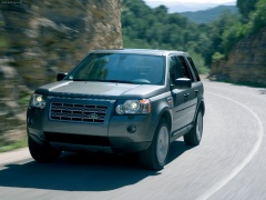 Land Rover LR2 pic