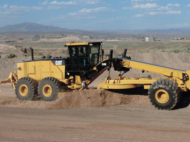 caterpillar 24 pic #70079